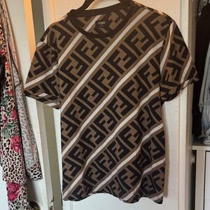 Fendi Men's Black and Brown Patterned Tee